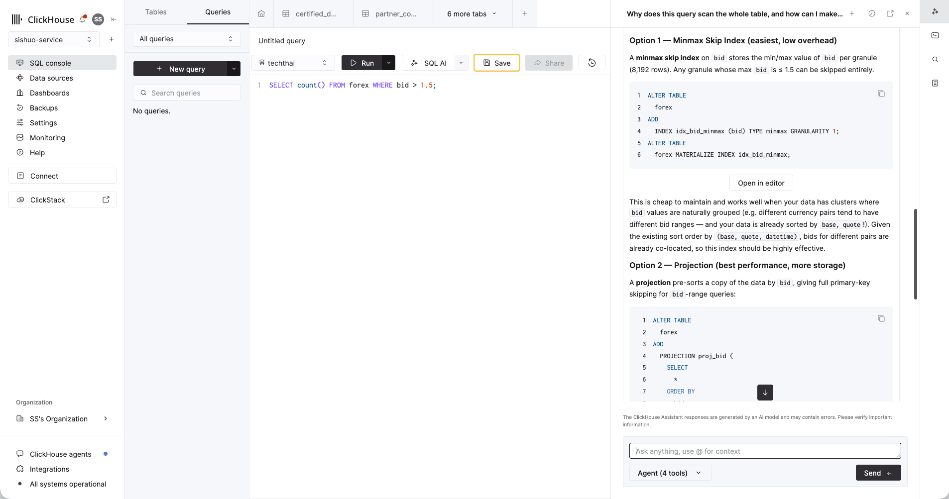 Panel de ClickHouse Assistant que propone un minmax skip index y una projection sobre la columna bid, ambos con SQL ALTER TABLE listo para ejecutar